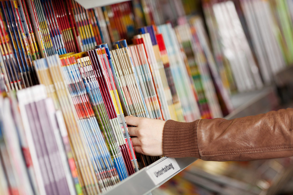 Magazine shelf